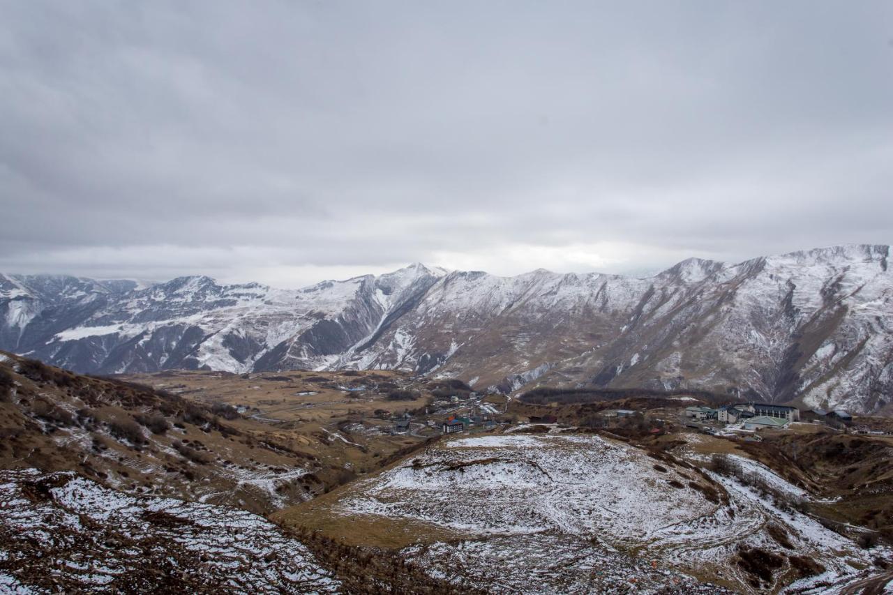 Valley And Mountain View, Twins, With Hot Water Гудаури Екстериор снимка